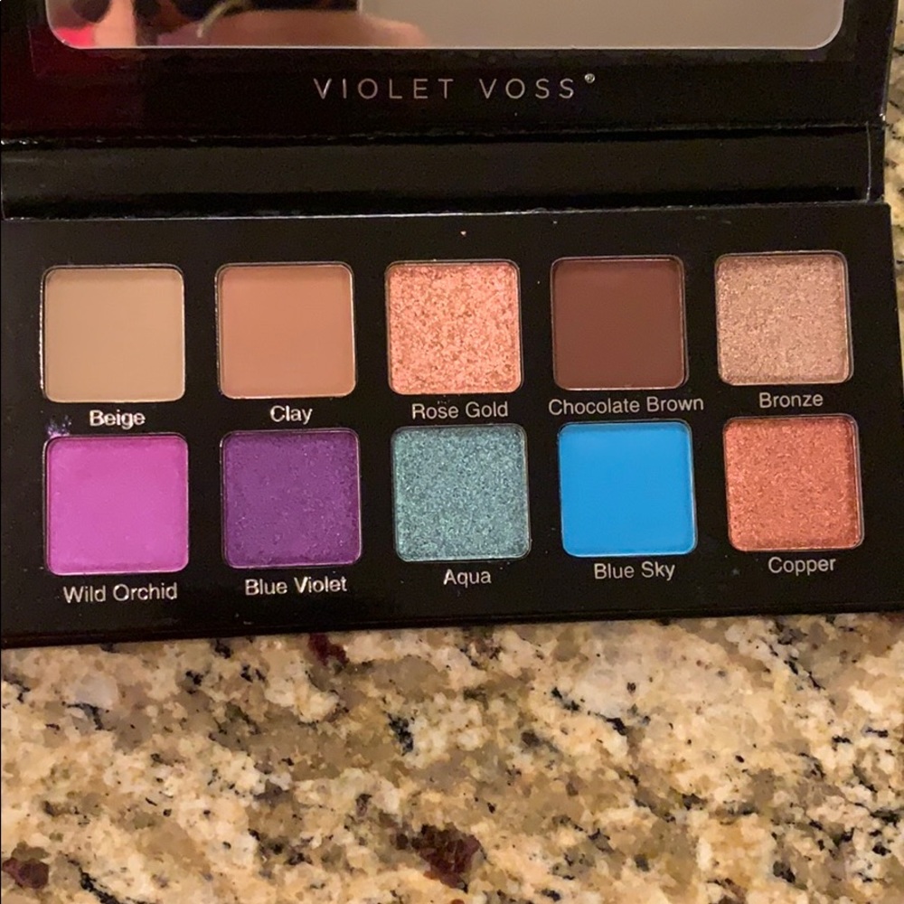 Eyeshadow pallete (never used)